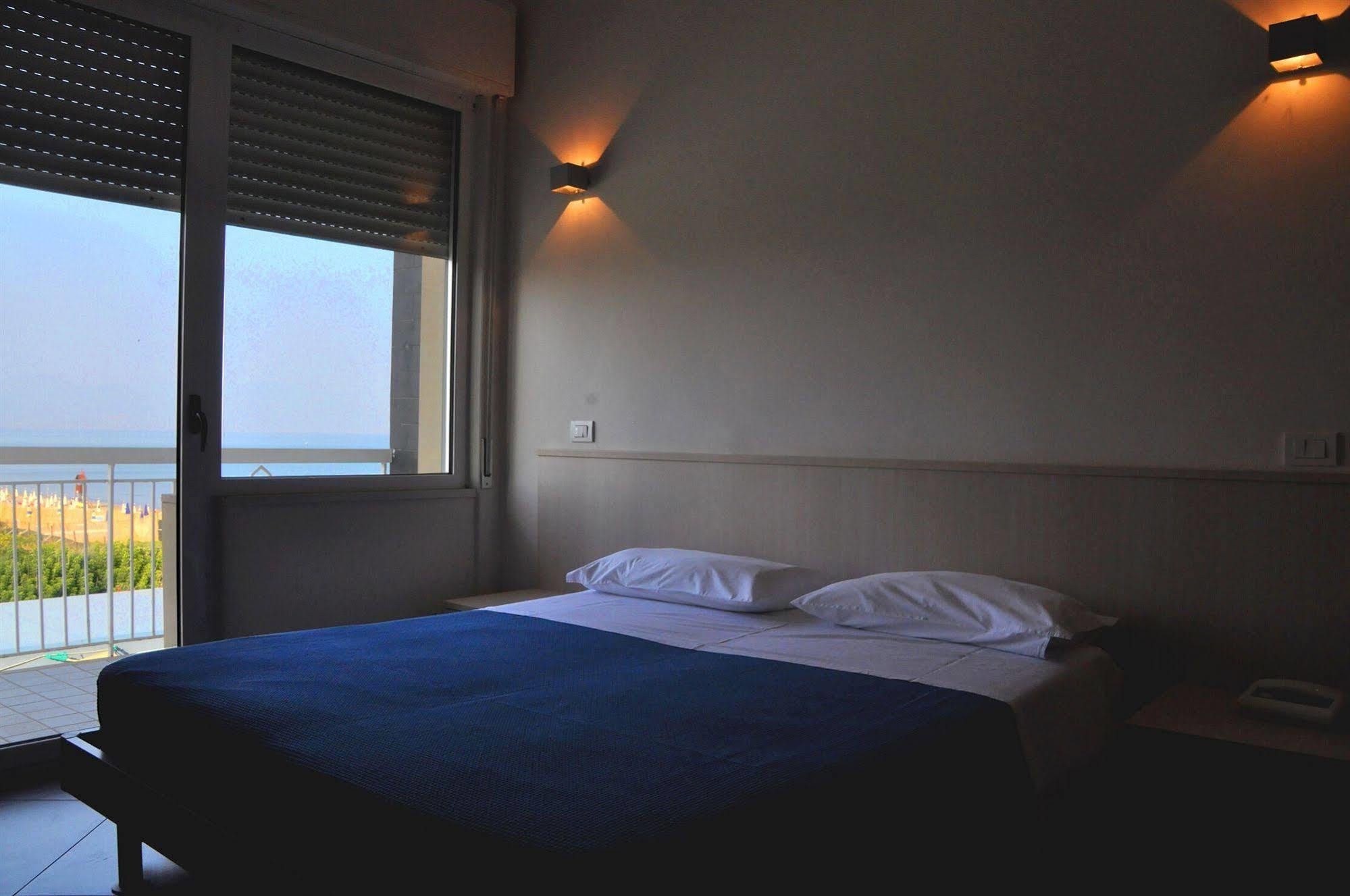 Albergo Riviera Spineta Battipaglia Exterior photo